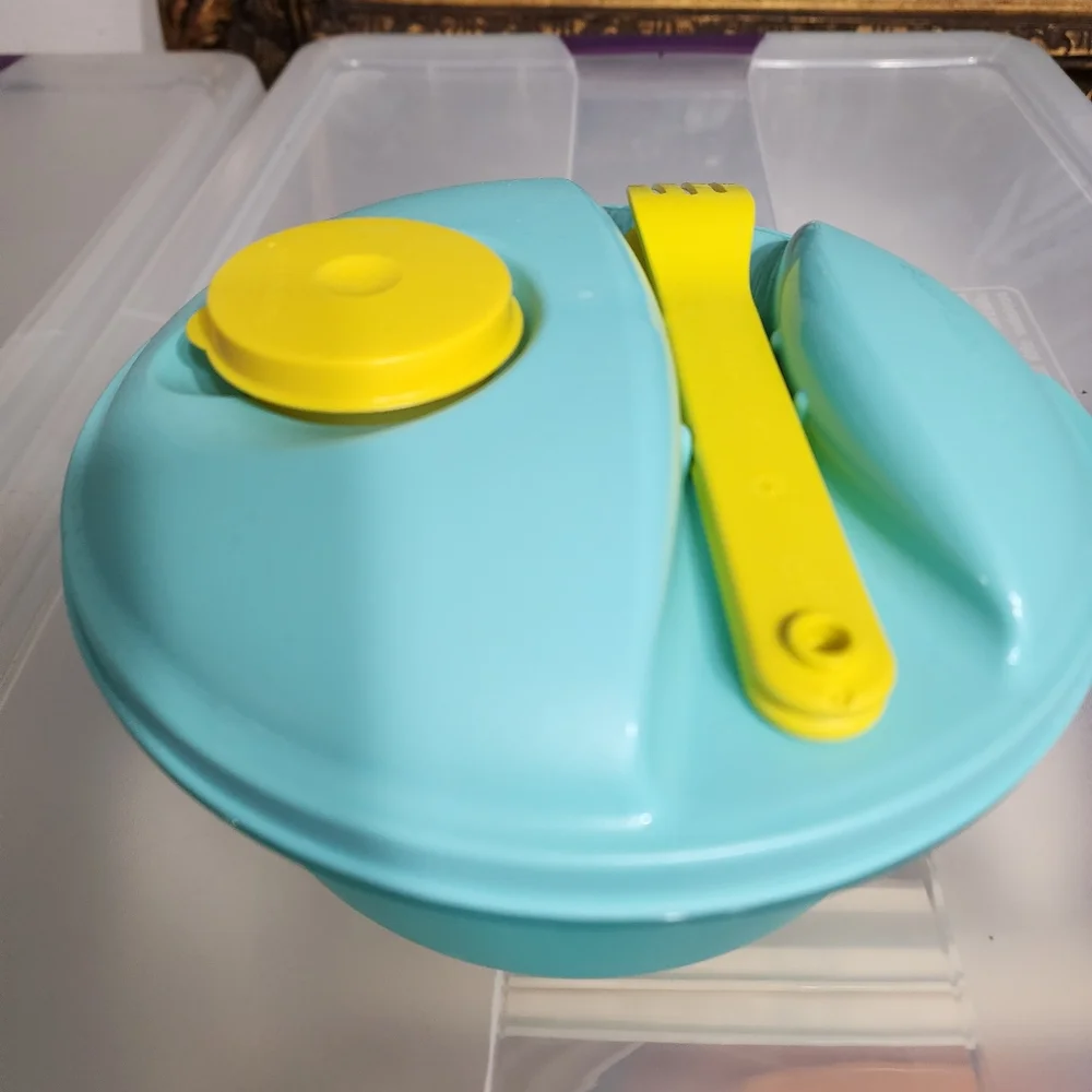 Tupperware Salad & Lunch On the Go Bowl & Utensil Set